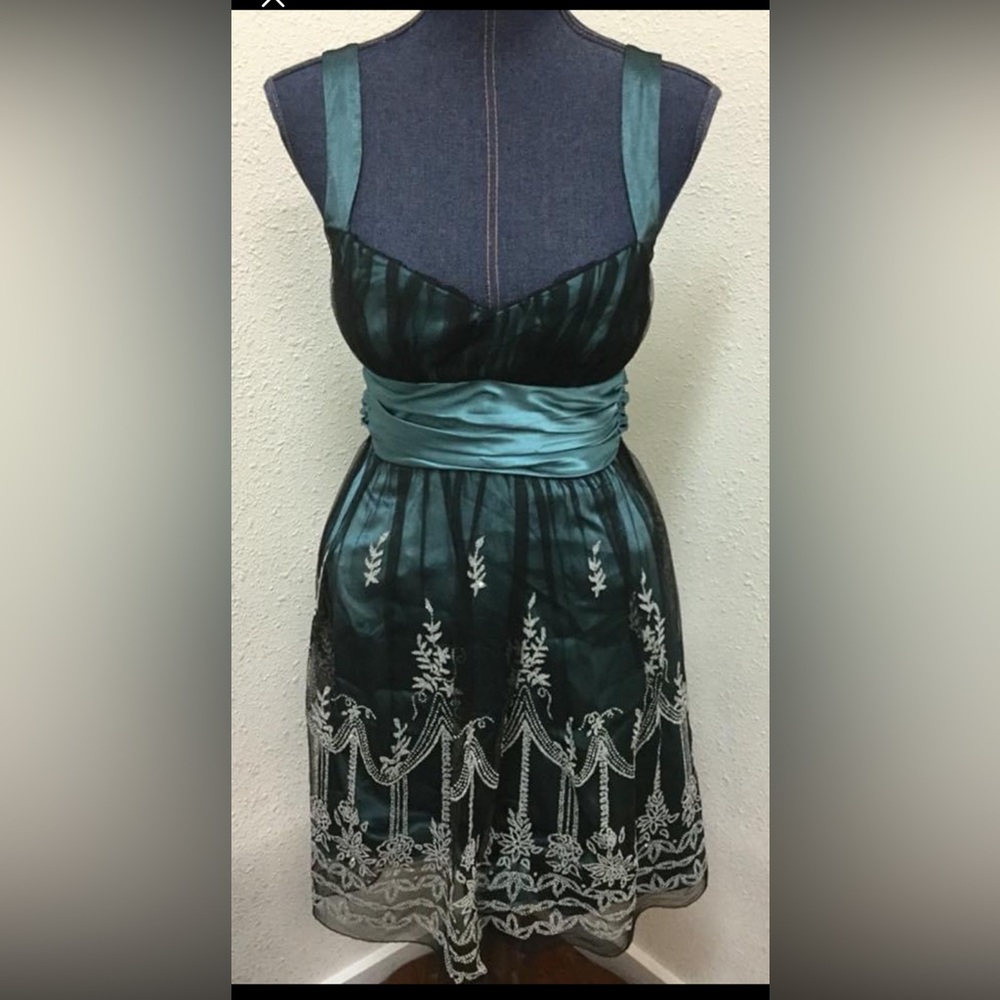City Triangles size 7/8 Dress Blue Bell Skirt Corset Style Bodice Formal Prom